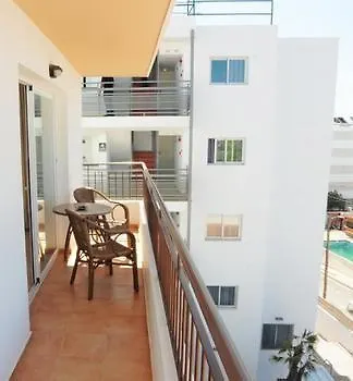 Apartamentos Avenida Playa d'en Bossa Ibiza Town