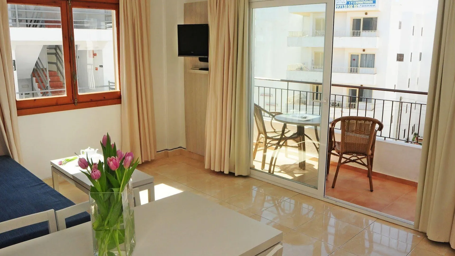 Apartamentos Avenida Playa d'en Bossa 3*, Ibiza Town Spain